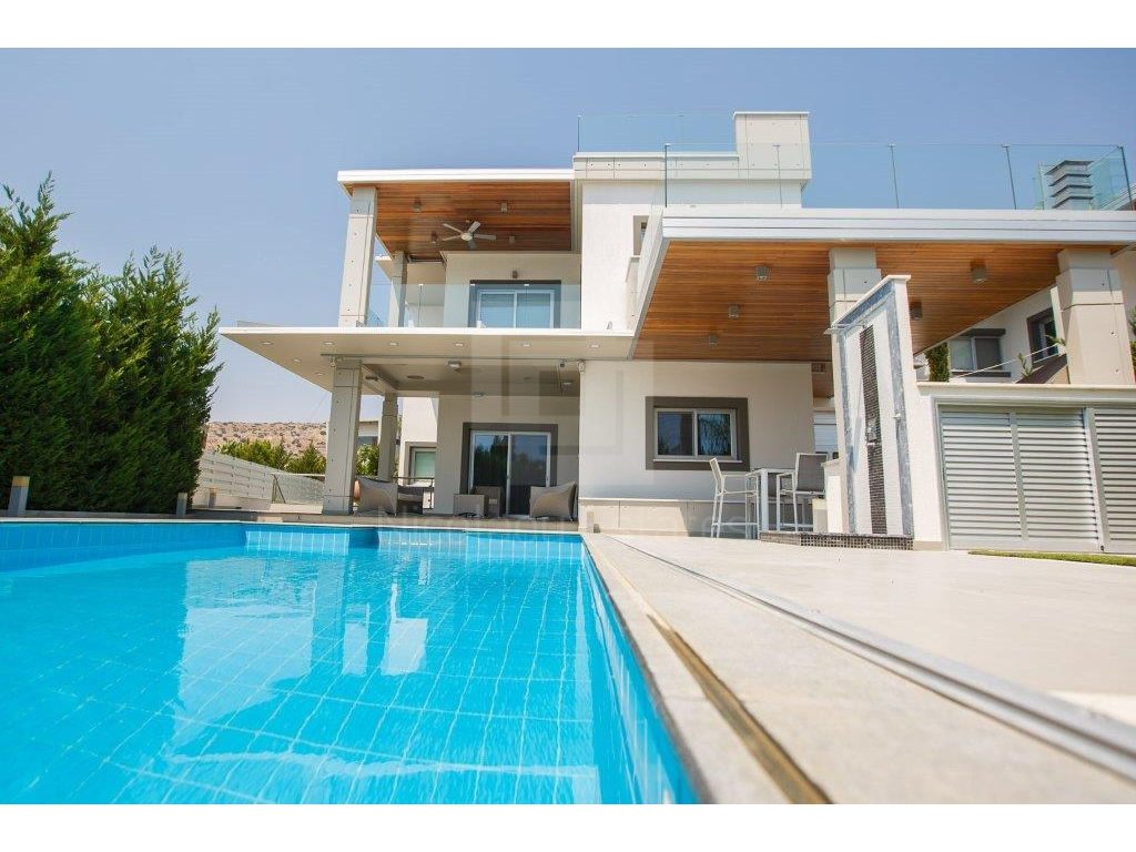 4 Bedroom House for Sale in Agios Tychonas, Limassol District