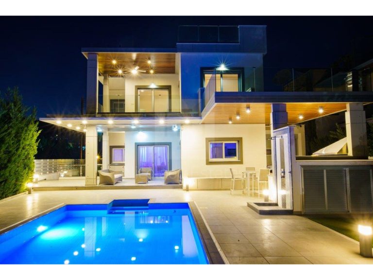 4 Bedroom House for Sale in Agios Tychonas, Limassol District