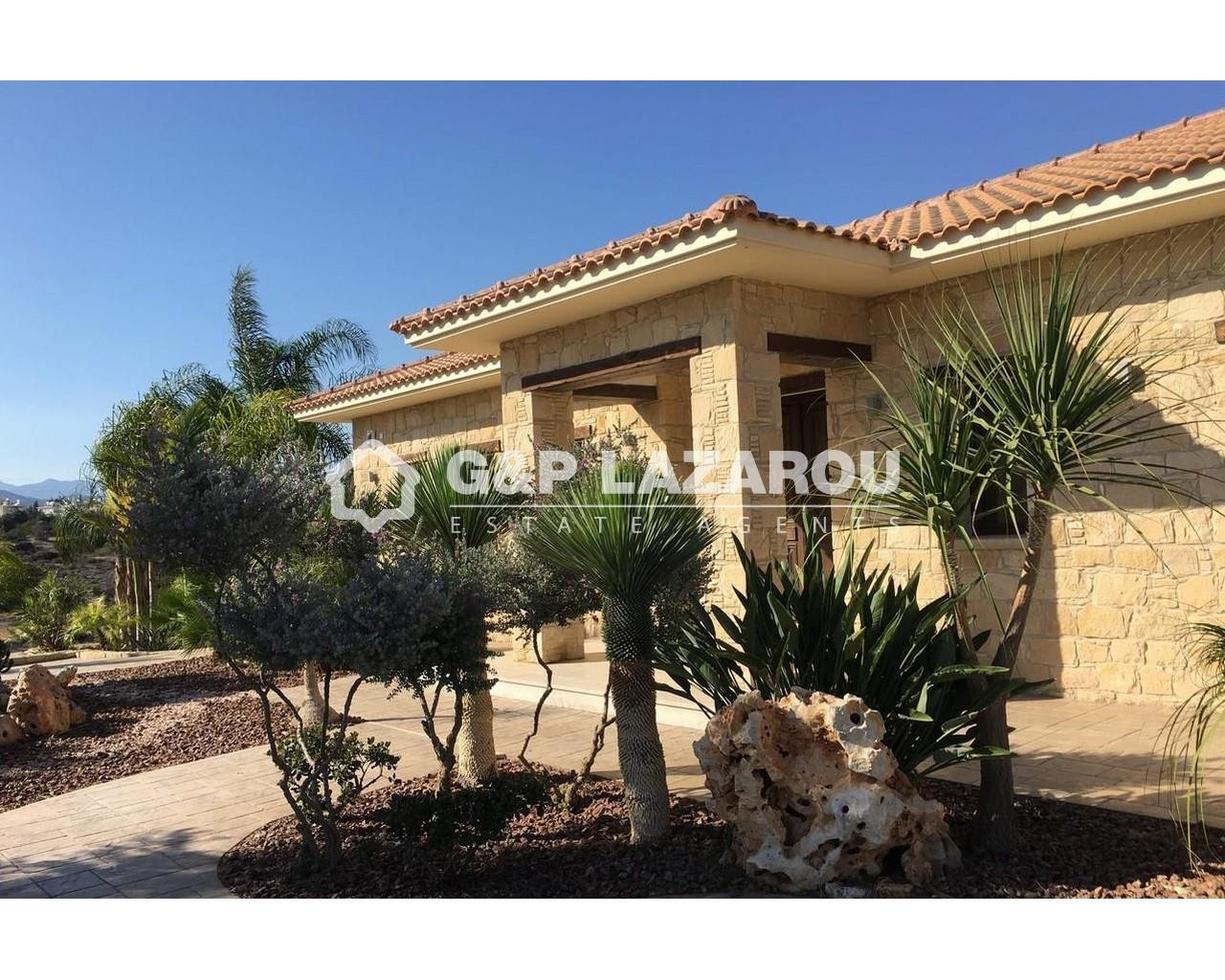 5 Bedroom House for Sale in Pentakomo, Limassol District