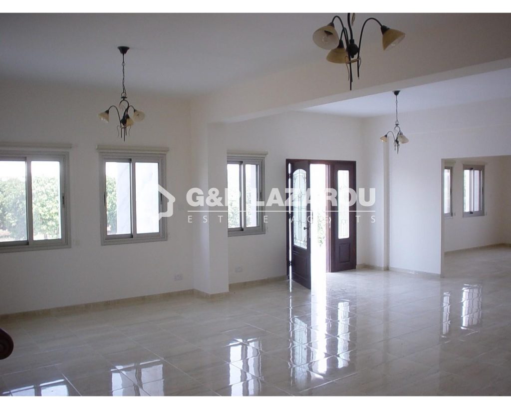 5 Bedroom House for Sale in Asomatos, Limassol District