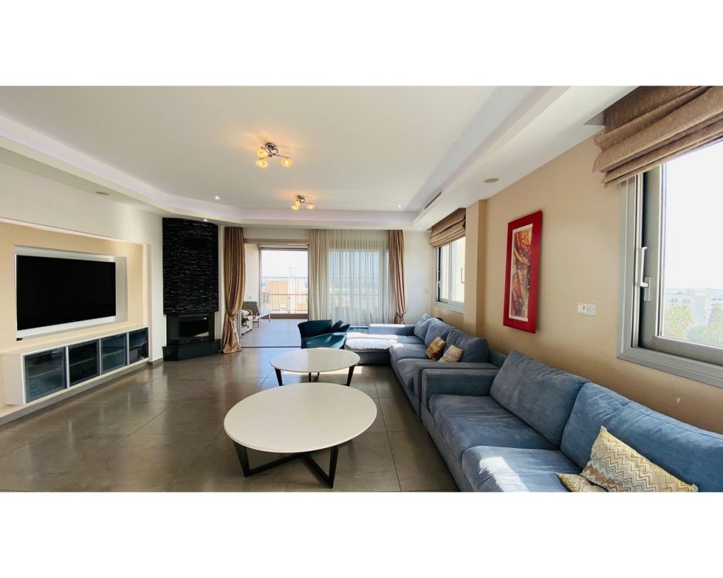 4 Bedroom Apartment for Sale in Agios Tychonas, Limassol District