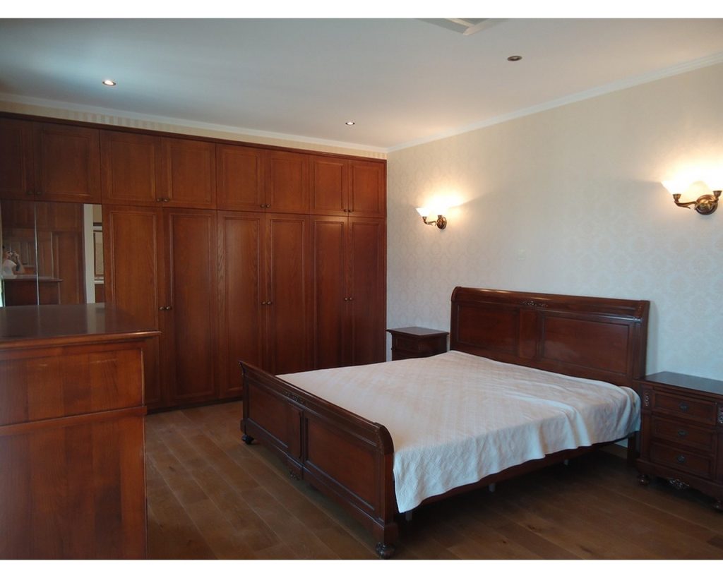 5 Bedroom House for Sale in Agios Tychonas, Limassol District