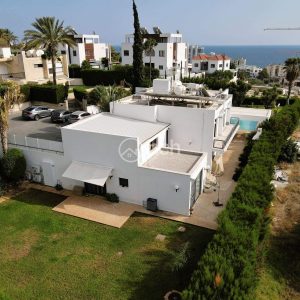 6+ Bedroom House for Sale in Agios Tychonas, Limassol District