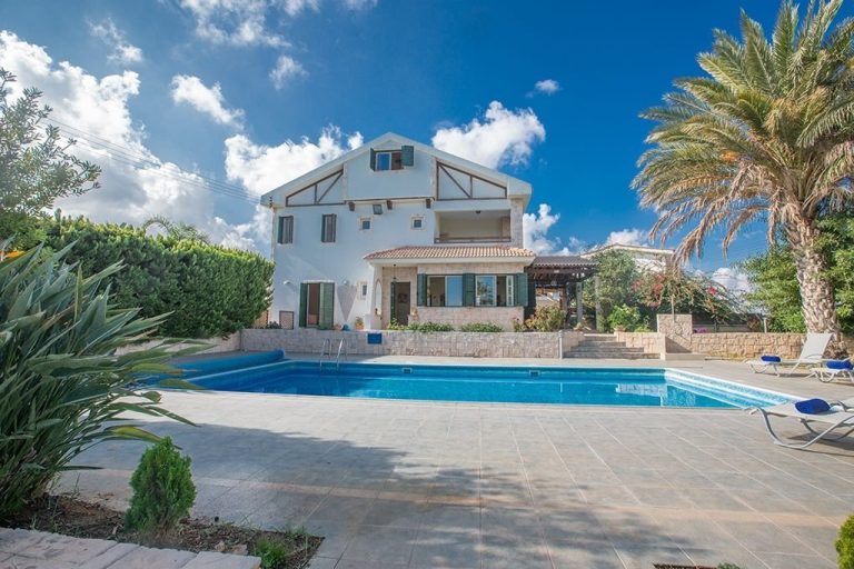 5 Bedroom House for Sale in Pernera, Famagusta District