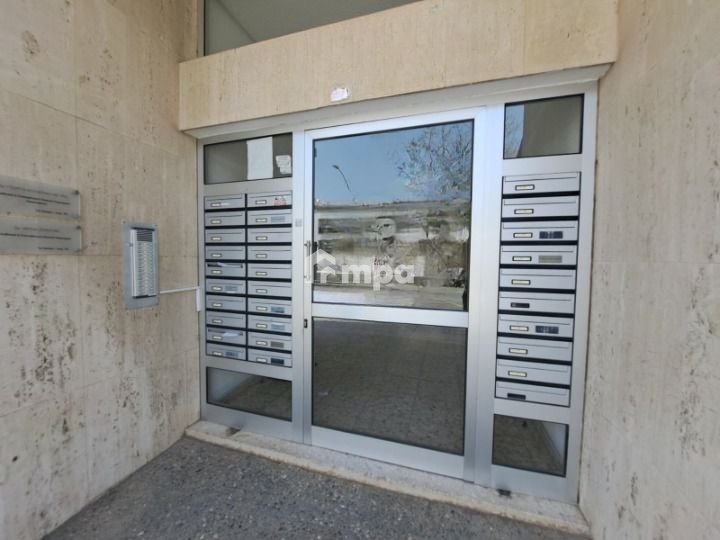 128m² Office for Rent in Strovolos, Nicosia District