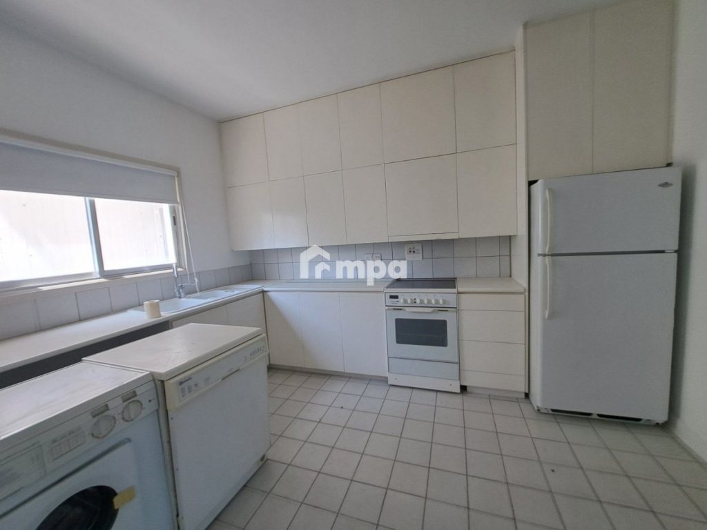 128m² Office for Rent in Strovolos, Nicosia District