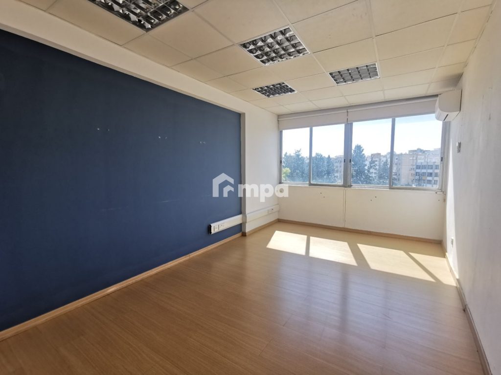 300m² Office for Rent in Nicosia District