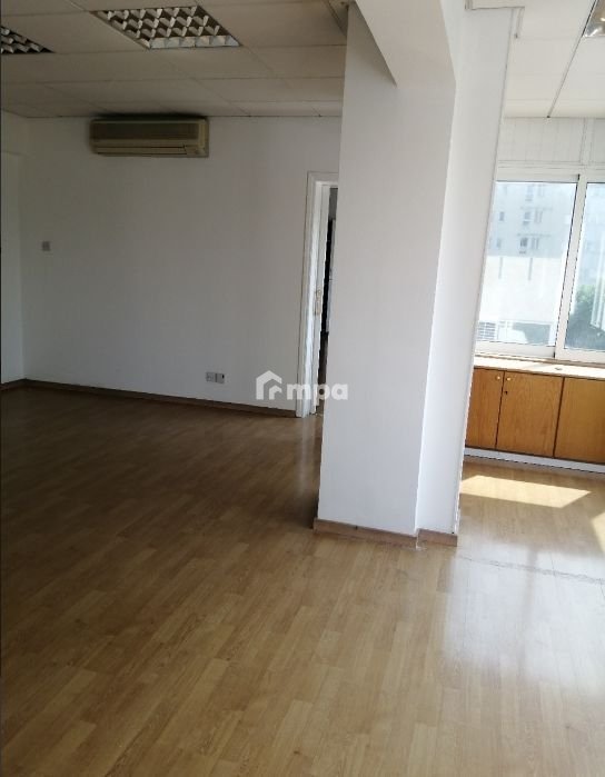 4 Bedroom Apartment for Rent in Agioi Omologites, Nicosia District