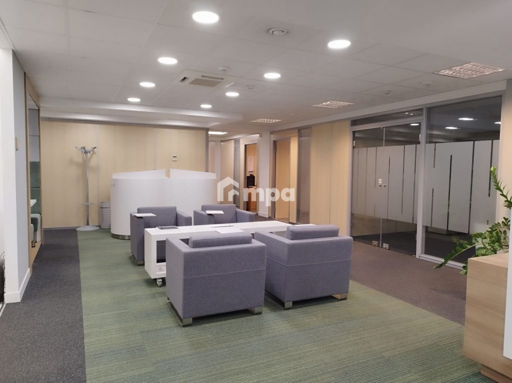 18m² Office for Rent in Engomi, Nicosia District