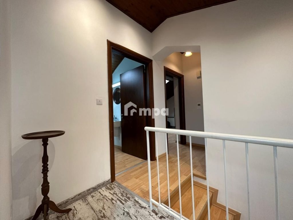250m² Office for Rent in Agios Dometios, Nicosia District