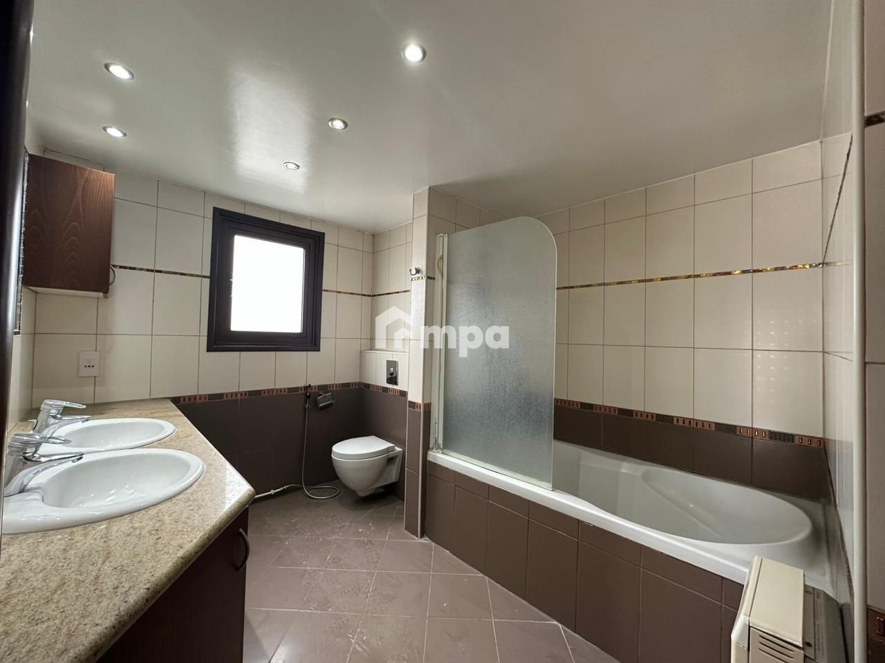 250m² Office for Rent in Agios Dometios, Nicosia District