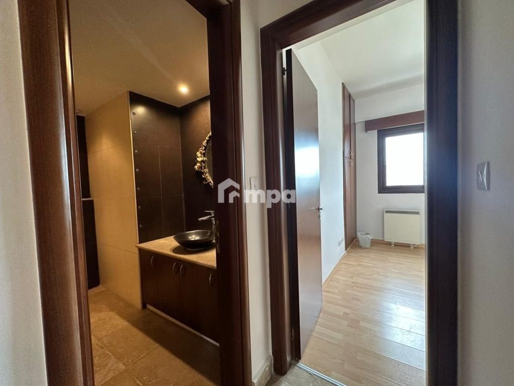 250m² Office for Rent in Agios Dometios, Nicosia District