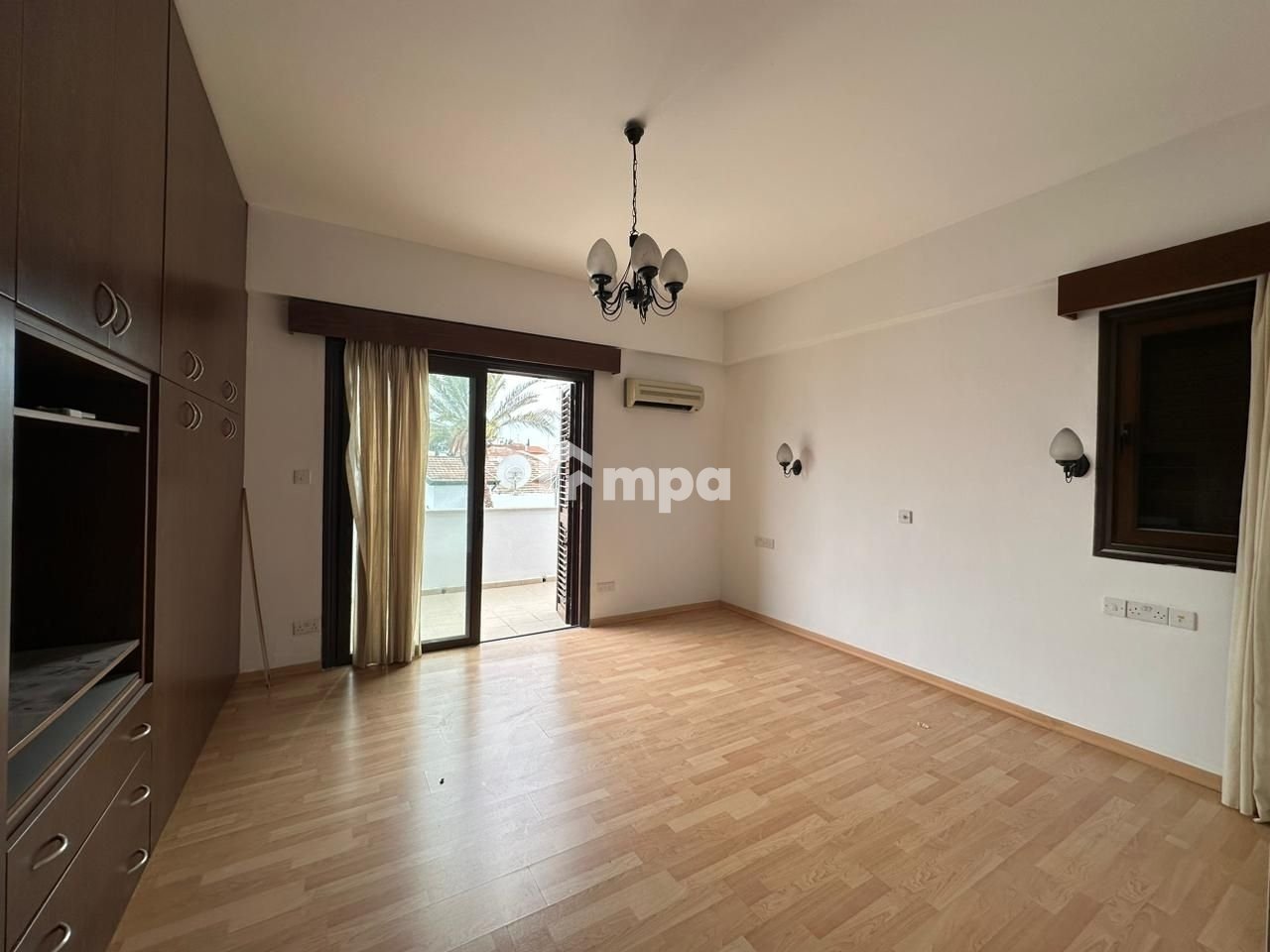 250m² Office for Rent in Agios Dometios, Nicosia District