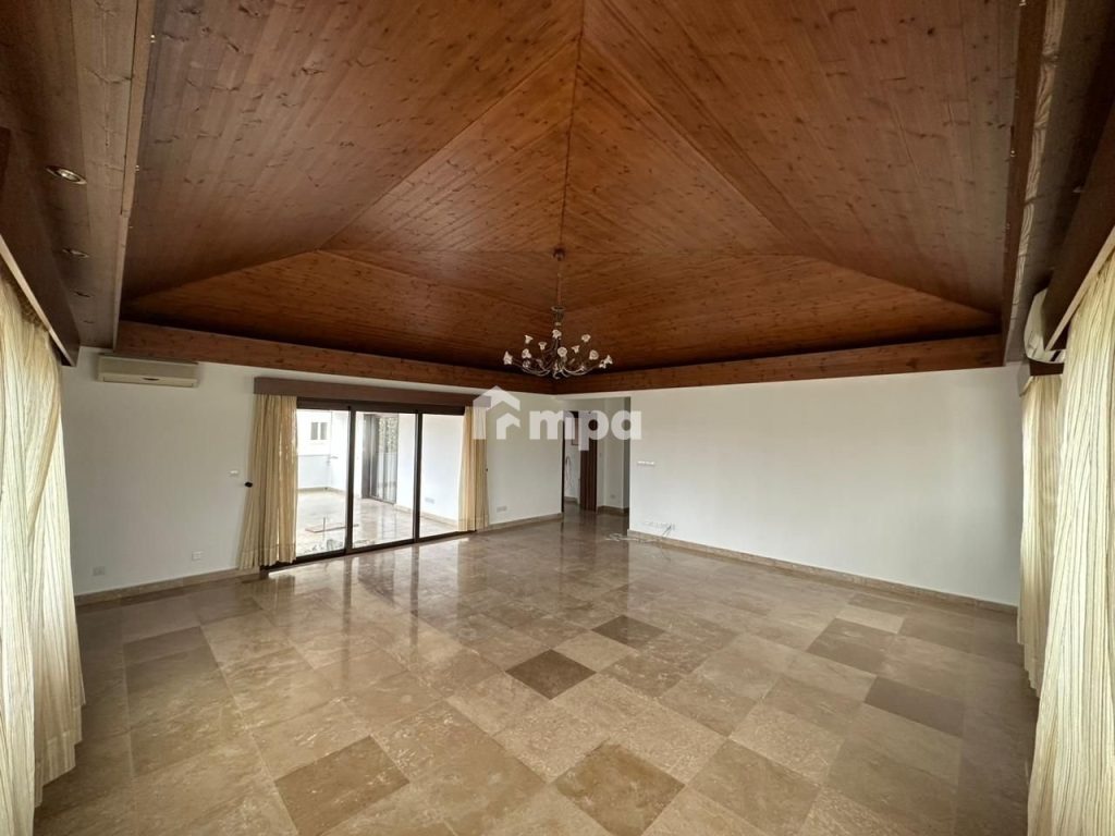 250m² Office for Rent in Agios Dometios, Nicosia District