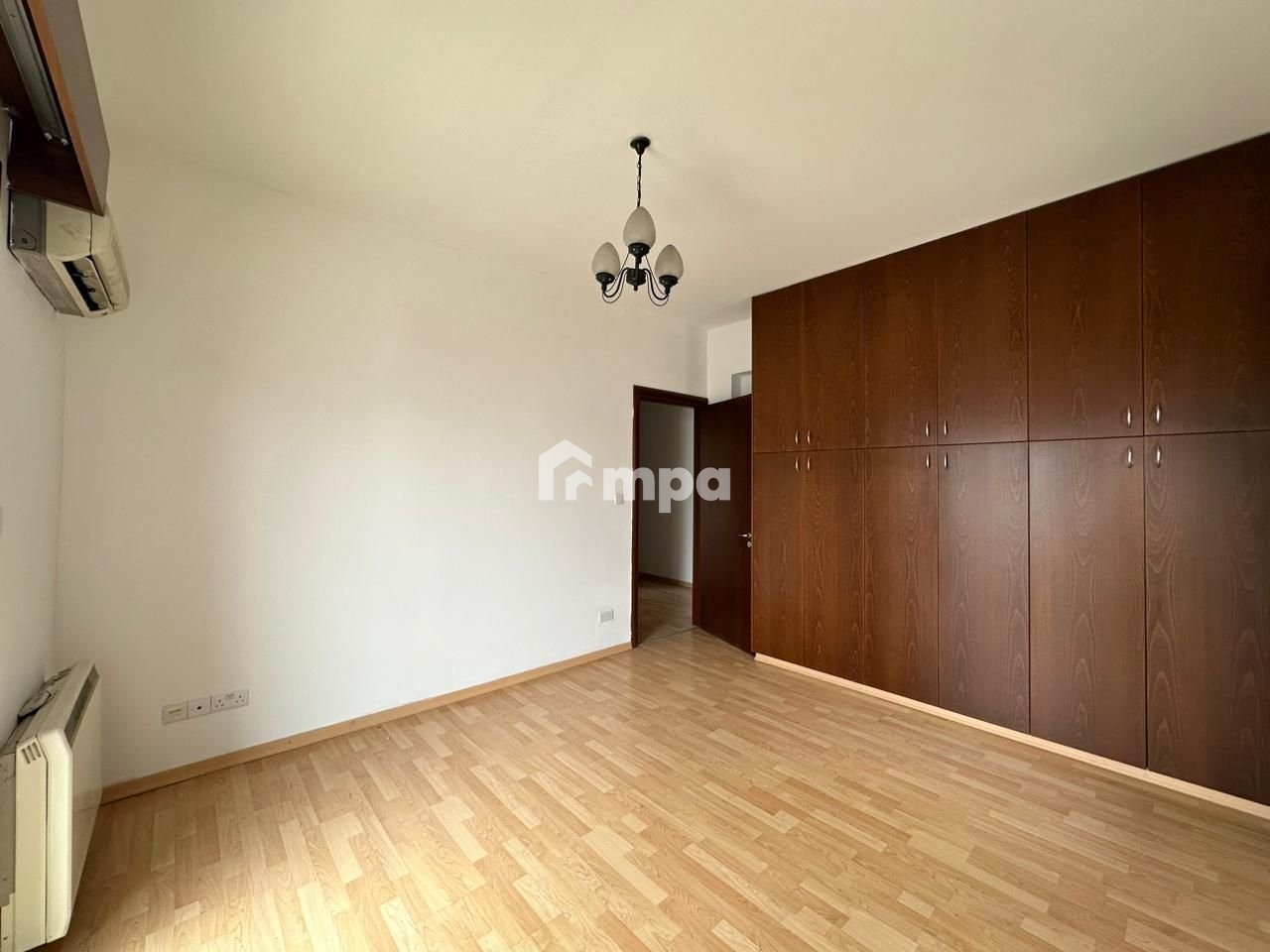 250m² Office for Rent in Agios Dometios, Nicosia District
