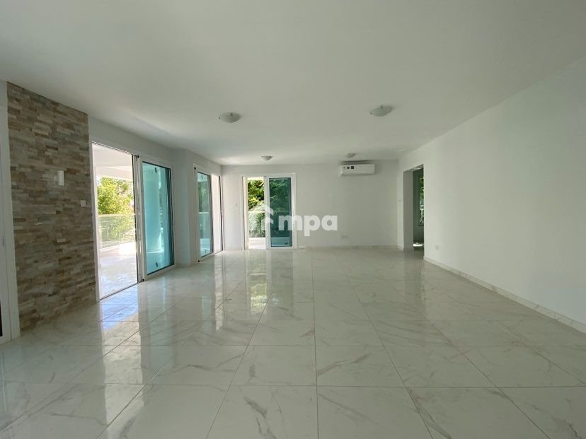 4 Bedroom Apartment for Rent in Engomi, Nicosia District