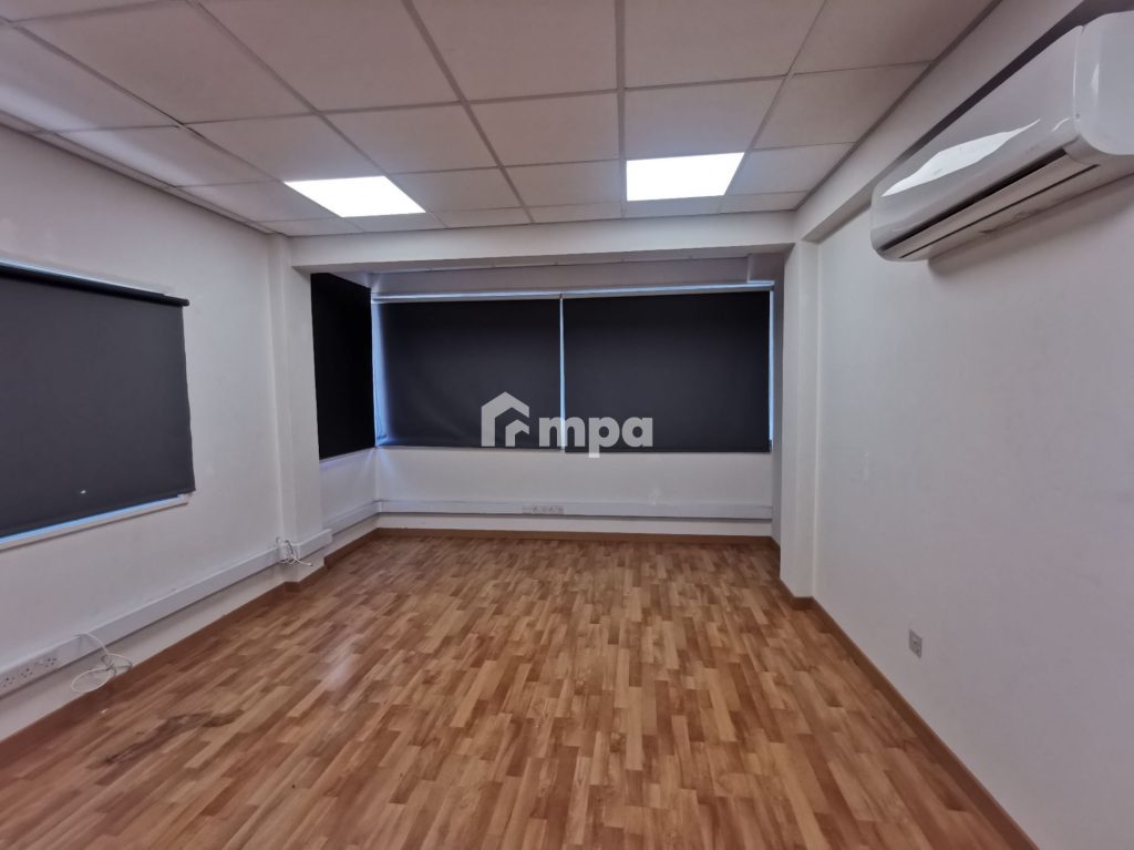 70m² Office for Rent in Agioi Omologites, Nicosia District