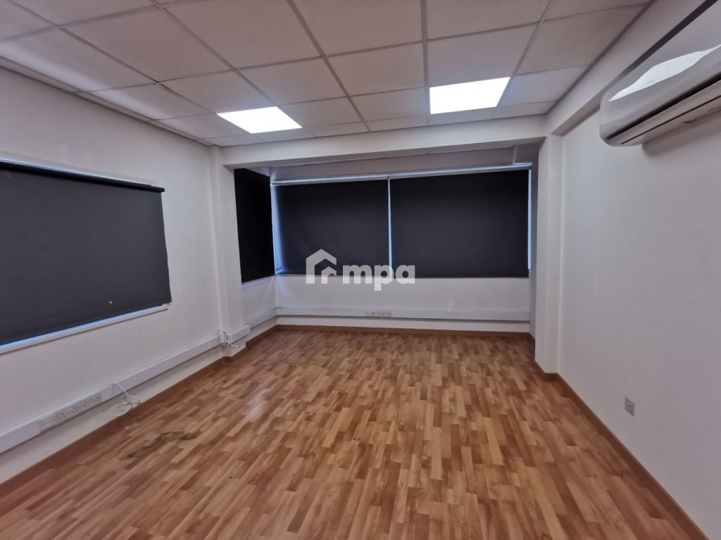 70m² Office for Rent in Agioi Omologites, Nicosia District