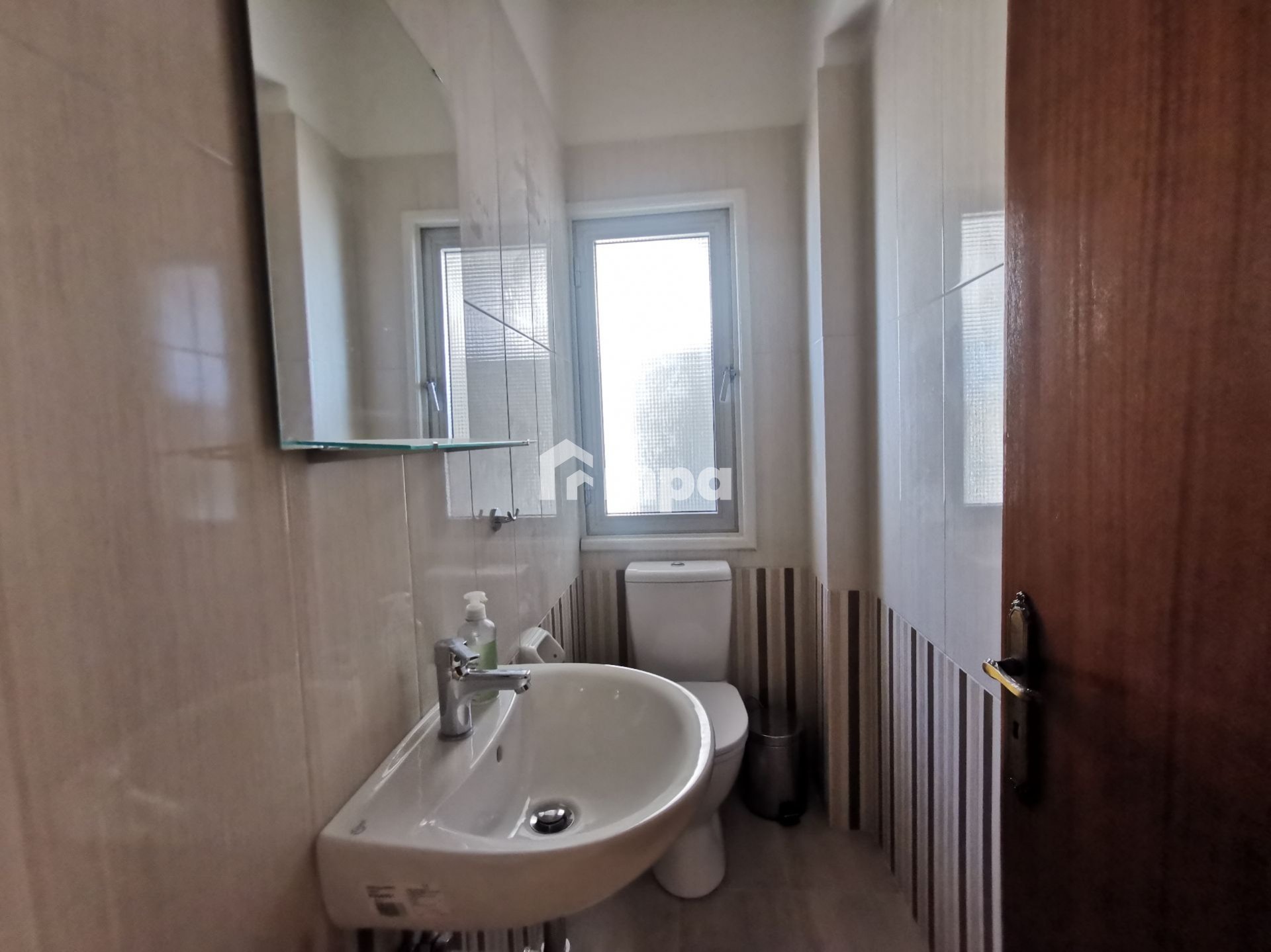 70m² Office for Rent in Agioi Omologites, Nicosia District