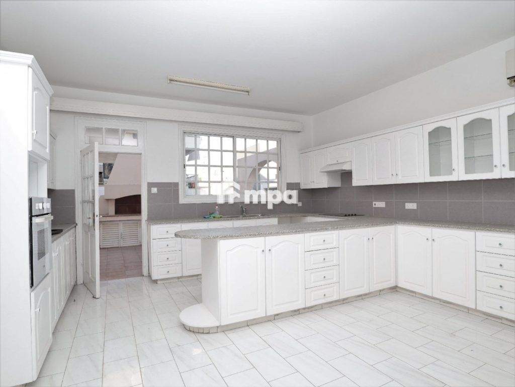 3 Bedroom House for Sale in Strovolos, Nicosia District