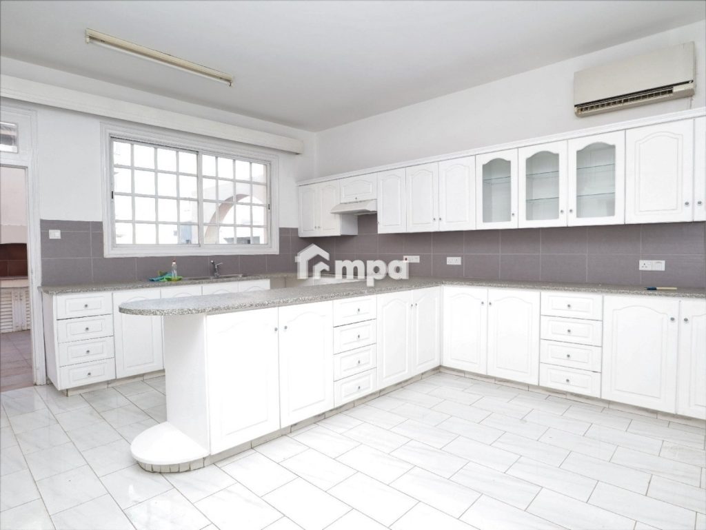 3 Bedroom House for Sale in Strovolos, Nicosia District