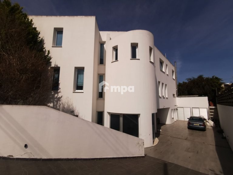 4 Bedroom House for Sale in Kallepeia, Nicosia District