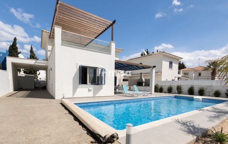 3 Bedroom House for Sale in Pervolia Larnacas