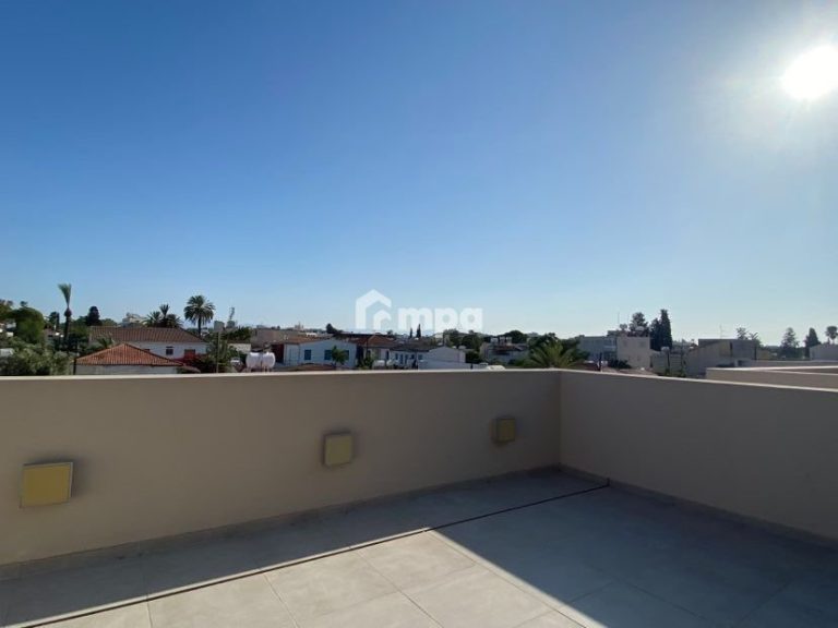 4 Bedroom House for Sale in Strovolos, Nicosia District