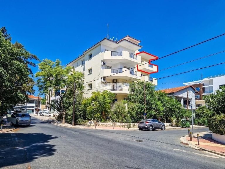 2 Bedroom Apartment for Sale in Agioi Omologites, Nicosia District