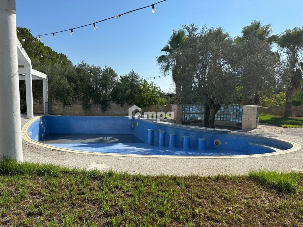 1750m² Commercial for Sale in Tseri, Nicosia District