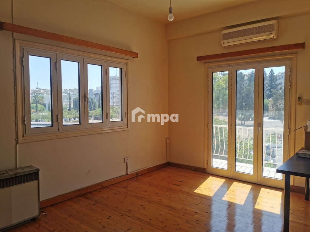 70m² Office for Rent in Agioi Omologites, Nicosia District