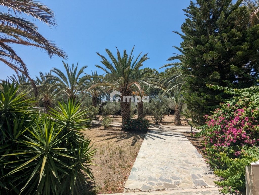 6+ Bedroom House for Sale in Ergates, Nicosia District