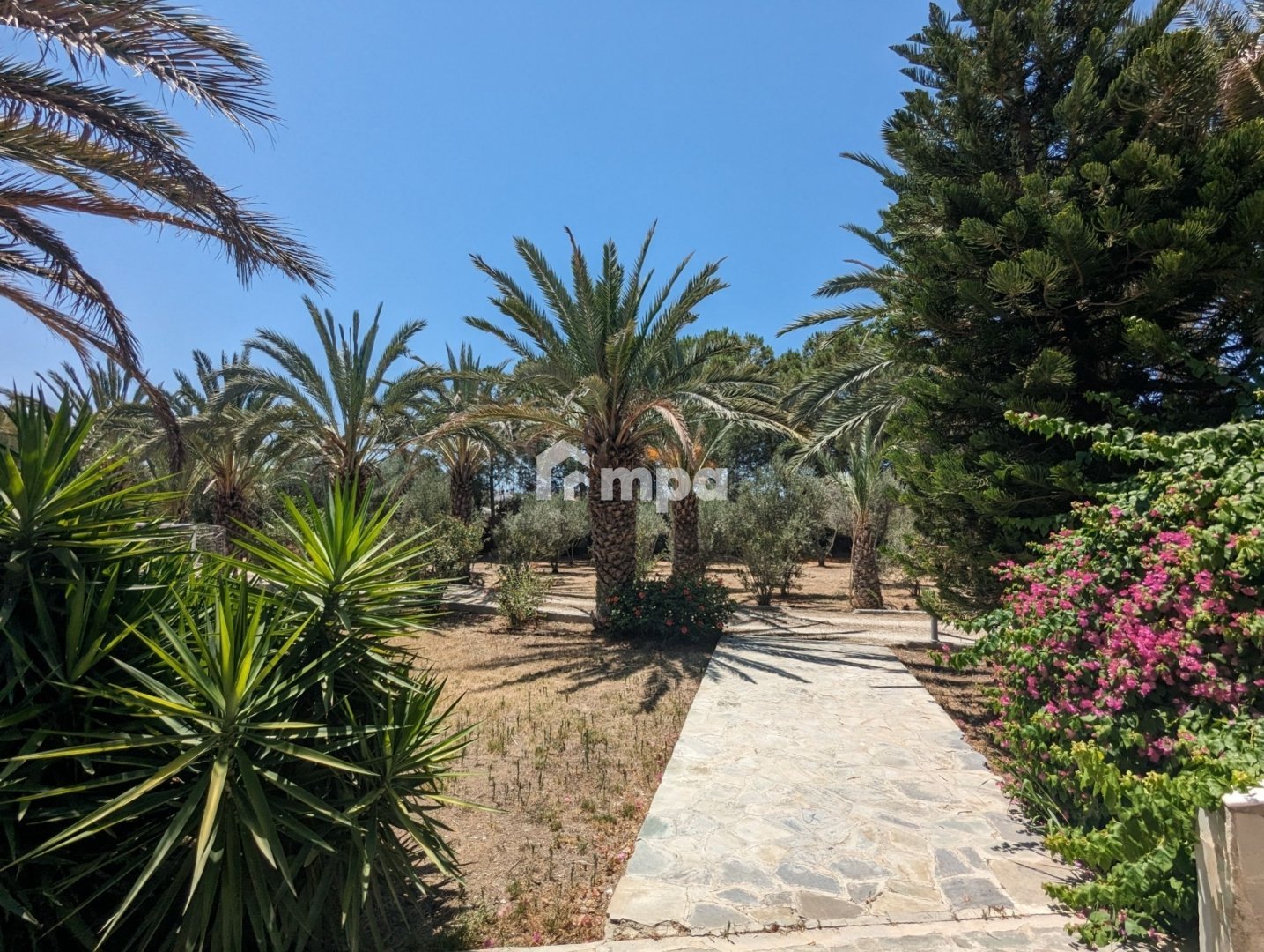 6+ Bedroom House for Sale in Ergates, Nicosia District