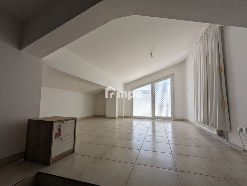 6+ Bedroom House for Sale in Ergates, Nicosia District