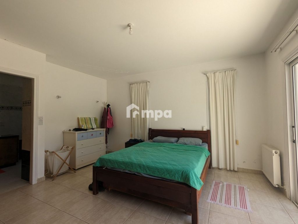 6+ Bedroom House for Sale in Ergates, Nicosia District