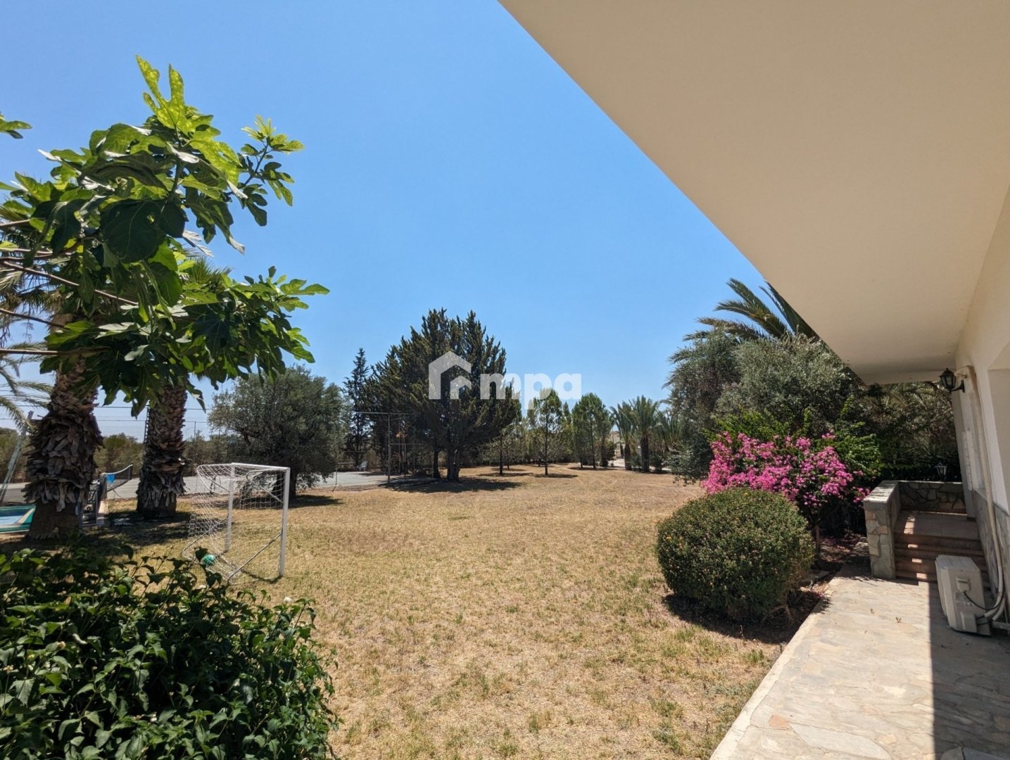 6+ Bedroom House for Sale in Ergates, Nicosia District