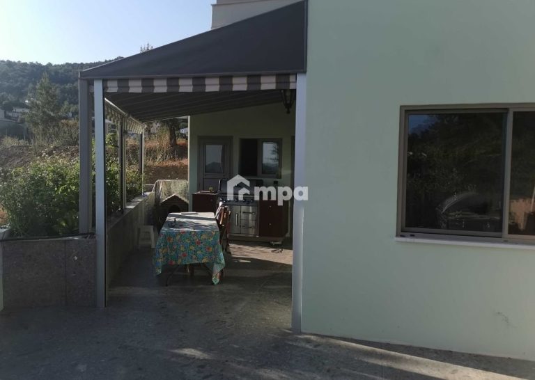 3 Bedroom House for Sale in Vavatsinia, Larnaca District
