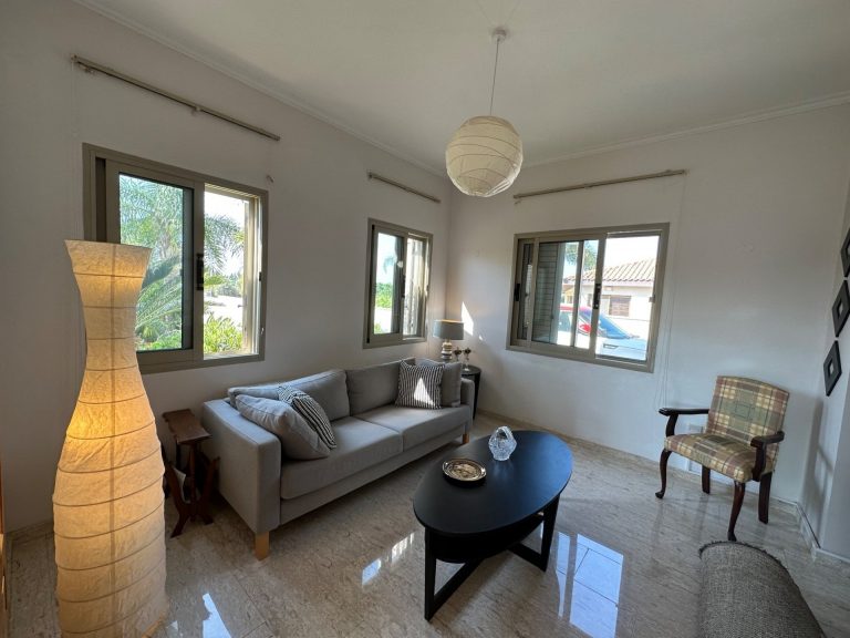 5 Bedroom House for Sale in Ypsonas, Limassol District