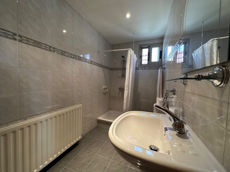 5 Bedroom House for Sale in Ypsonas, Limassol District