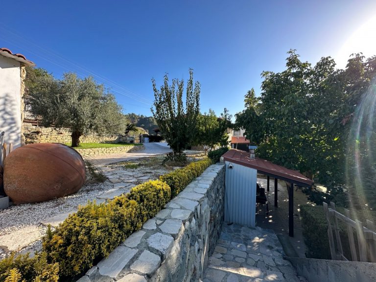 3 Bedroom House for Sale in Kalo Chorio Lemesou, Limassol District