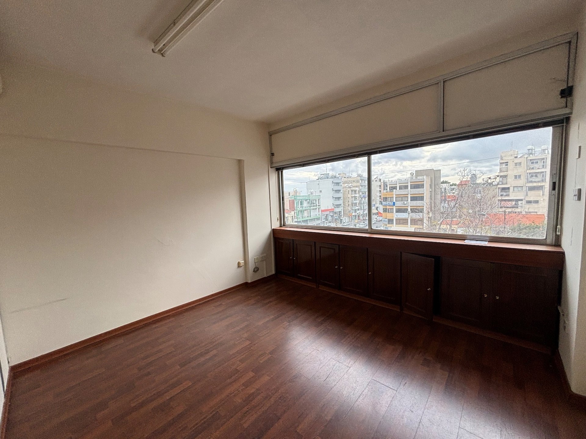 100m² Office for Rent in Limassol – Agia Zoni