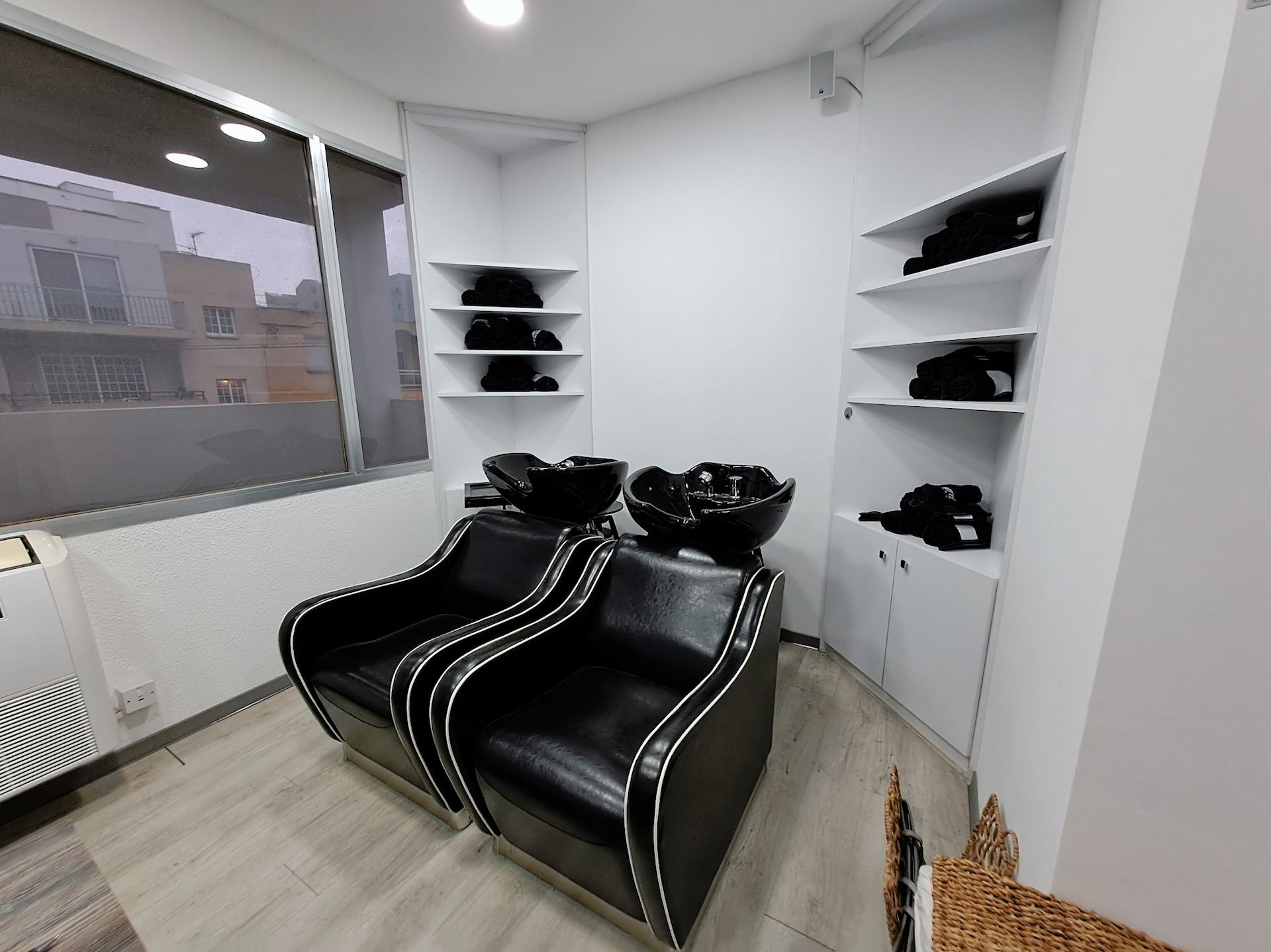 100m² Commercial for Rent in Limassol – Zakaki