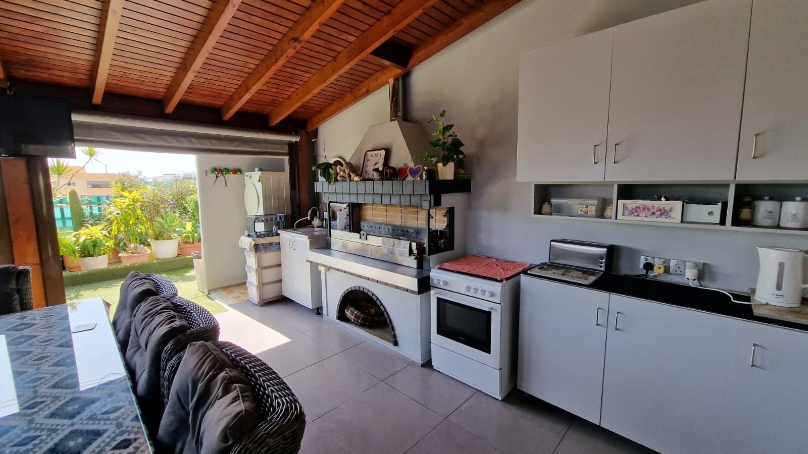 3 Bedroom Apartment for Rent in Limassol – Mesa Geitonia