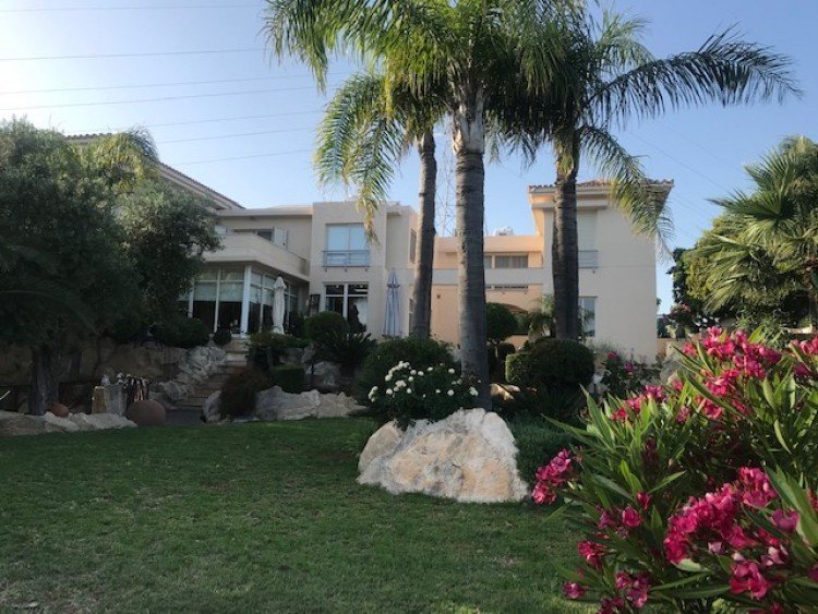 5 Bedroom House for Sale in Laiki Lefkothea, Limassol District