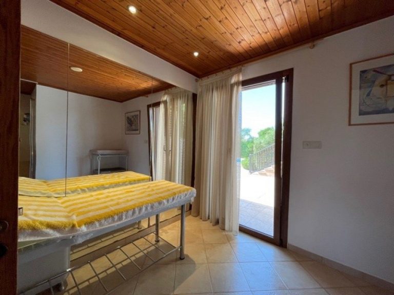 5 Bedroom House for Sale in Pyrgos Lemesou, Limassol District