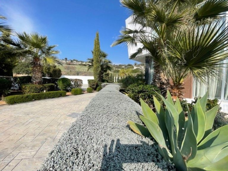 5 Bedroom House for Sale in Parekklisia, Limassol District