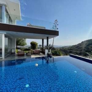 5 Bedroom House for Sale in Parekklisia, Limassol District