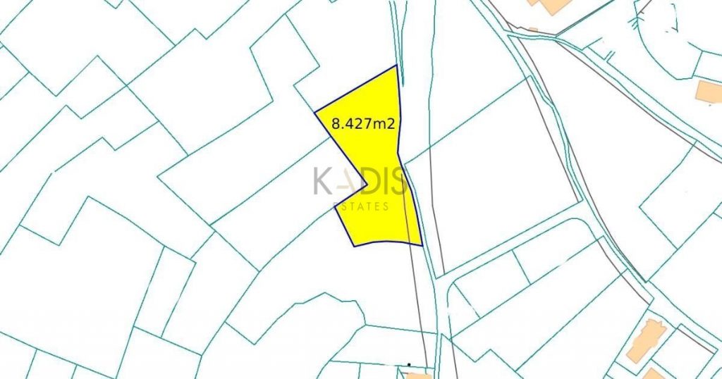 8,427m² Plot for Sale in Strovolos, Nicosia District