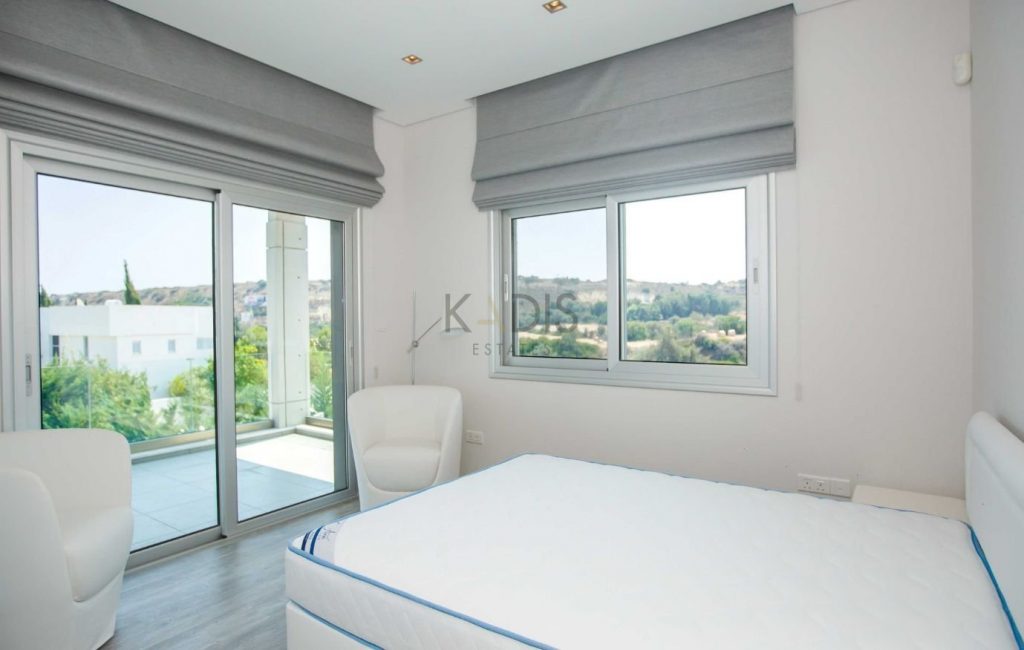 4 Bedroom House for Sale in Agios Tychonas, Limassol District