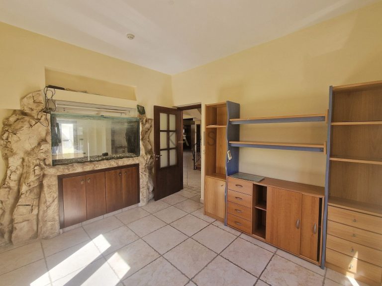 6+ Bedroom Villa for Sale in Tseri, Nicosia District